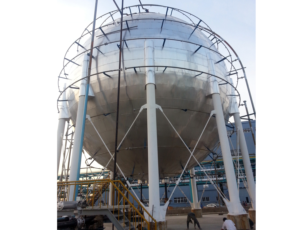 球罐设备外护板安装